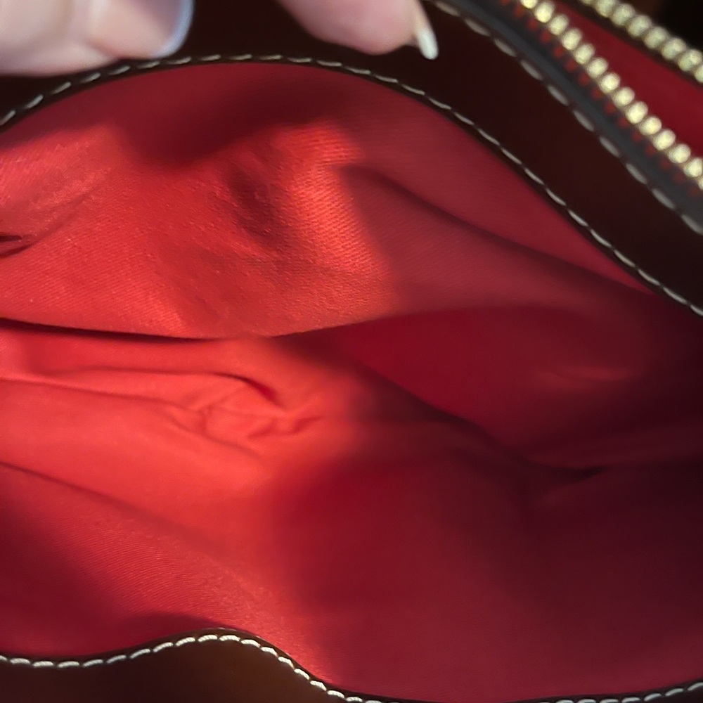 Elegant Brown Leather Handbag - Picture 4 of 6